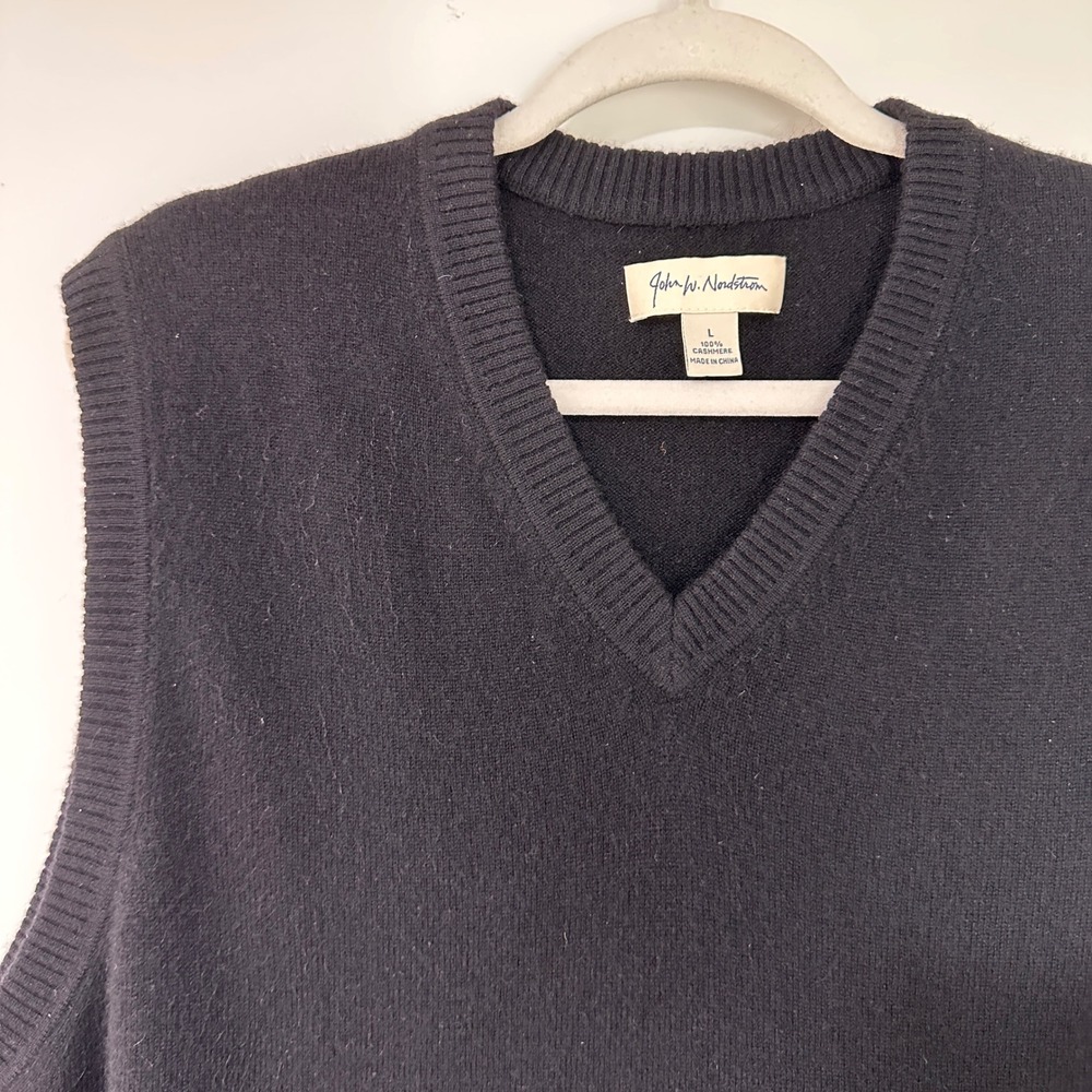 John W. Nordstrom Cashmere V-Neck Sweater Vest Mens Large Black Quiet Luxury - Picture 2 of 6